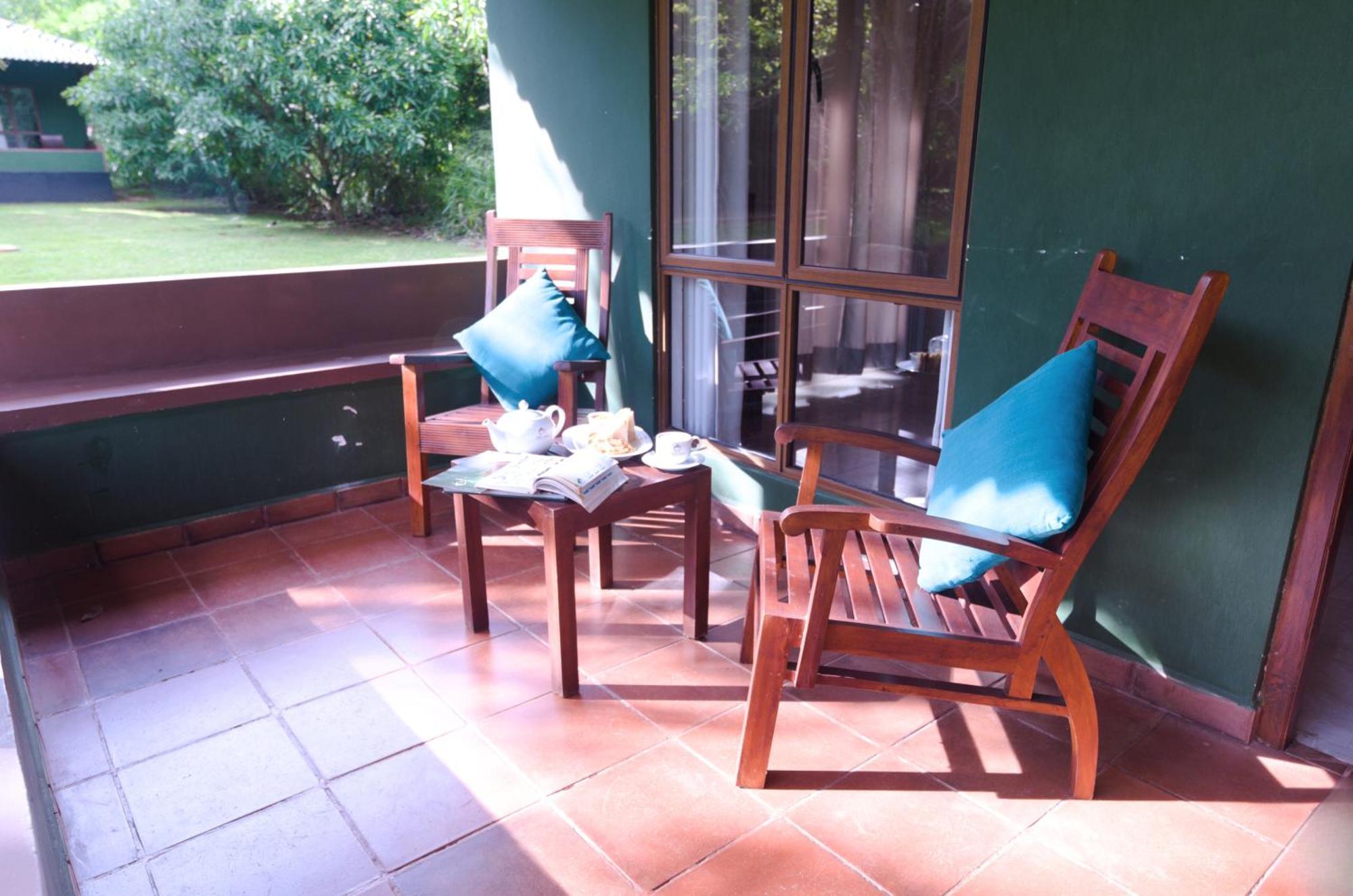 Pinthaliya Resort Сигирия Екстериор снимка