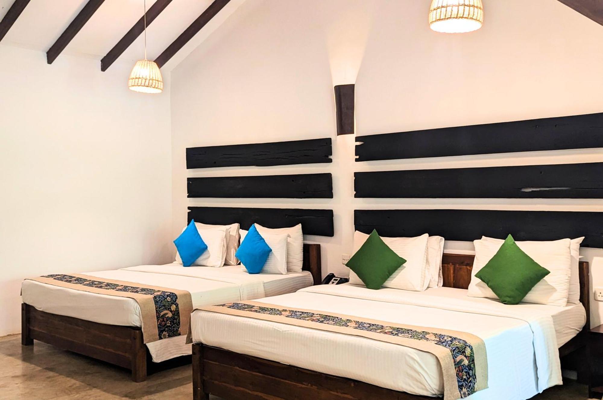 Pinthaliya Resort Сигирия Екстериор снимка