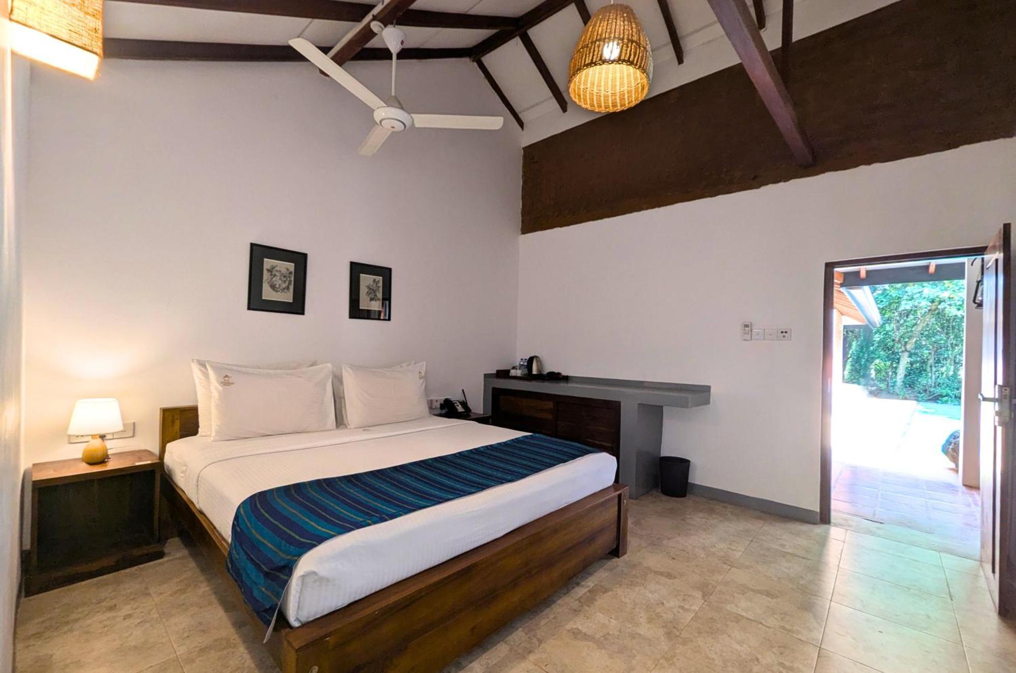 Pinthaliya Resort Сигирия Екстериор снимка